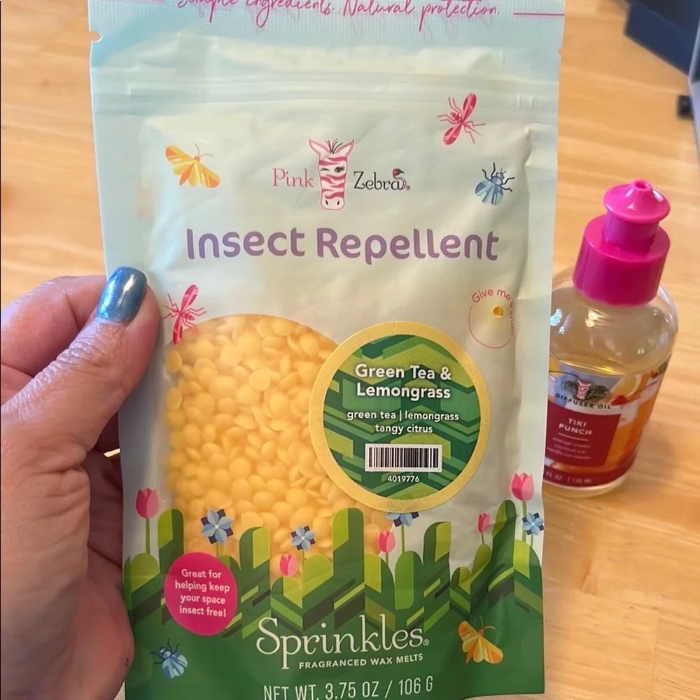 Pink Zebra Insect Repellent and Tiki Punch Set - Picture 8 of 9